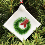 Handmade Wreath Ornament on White Glass Square